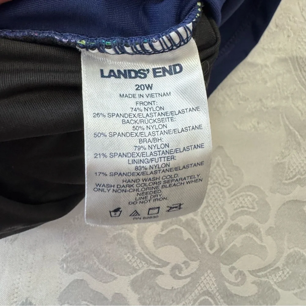 Lands’ End 20W Wrap Square Neck‎ Floral Blue Tankini Swimsuit Top Slimming